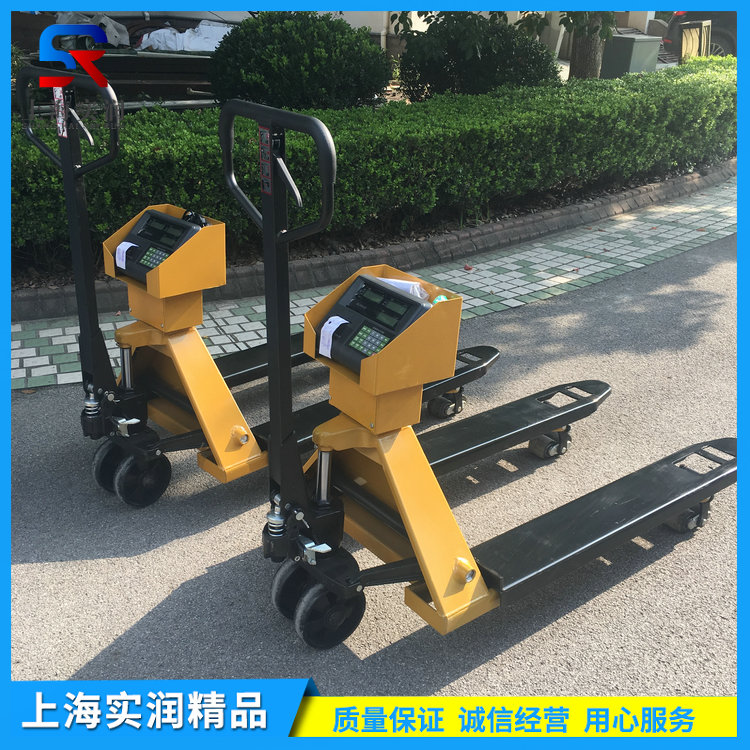 電子叉車秤采用靜音尼龍輪的優(yōu)勢有哪些